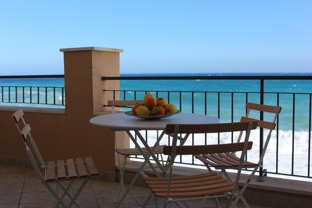 Les Agrumes Varigotti Exterior foto